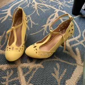 Vintage Pastel Yellow Heels